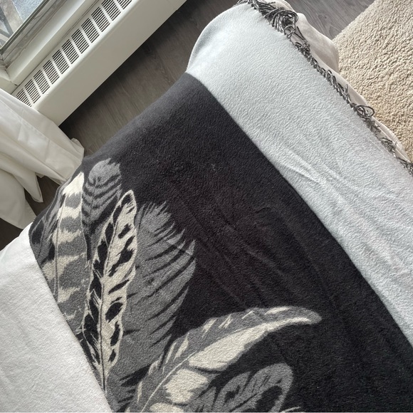 Monochrome Grey Fringed Blanket Scarf - Picture 3 of 3